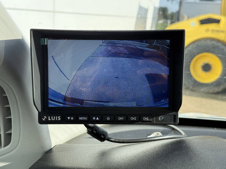 Vehicle Image 17