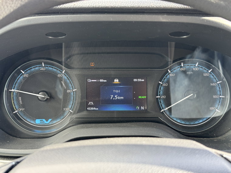 Vehicle Image 26