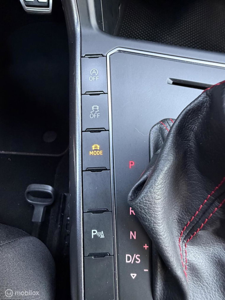 Vehicle Image 52
