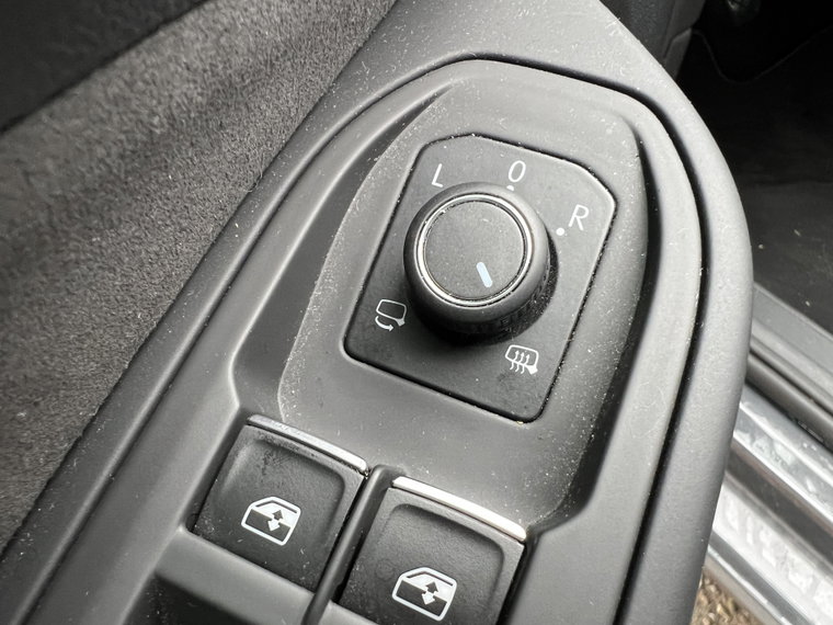 Vehicle Image 24