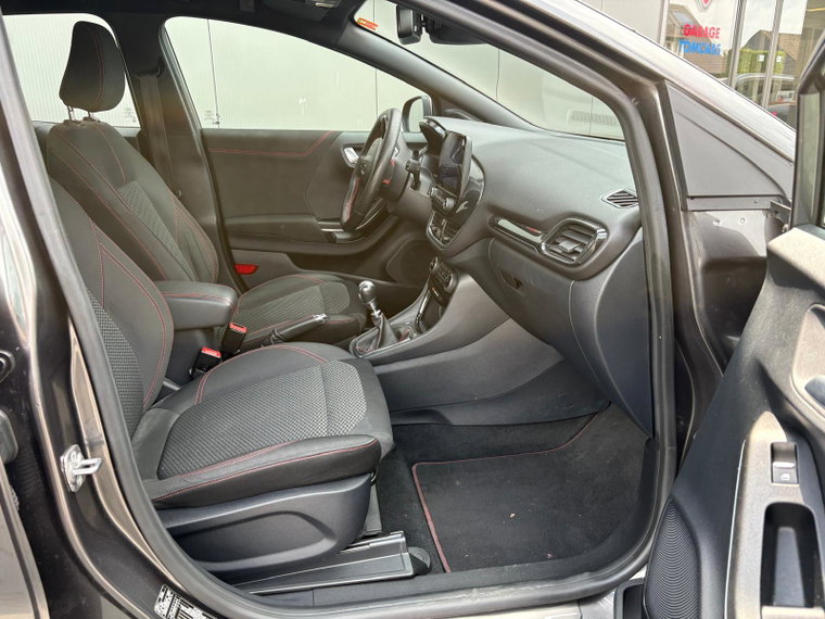 Vehicle Image 12