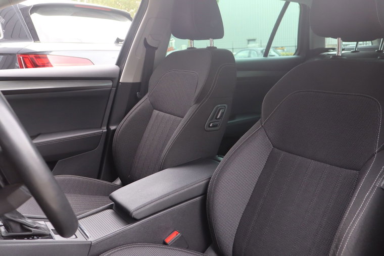 Vehicle Image 17