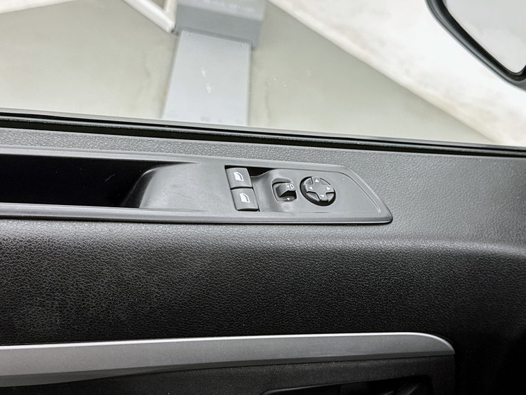 Vehicle Image 27