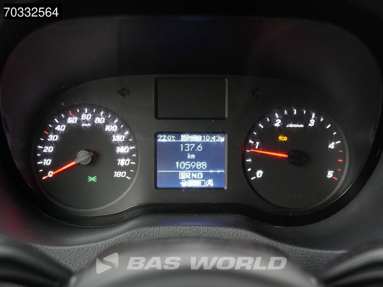 Vehicle Image 32