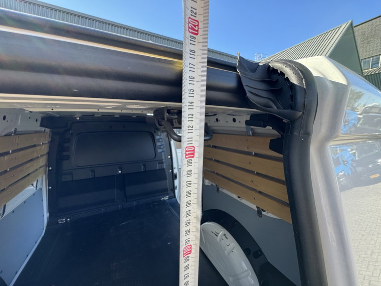 Vehicle Image 40