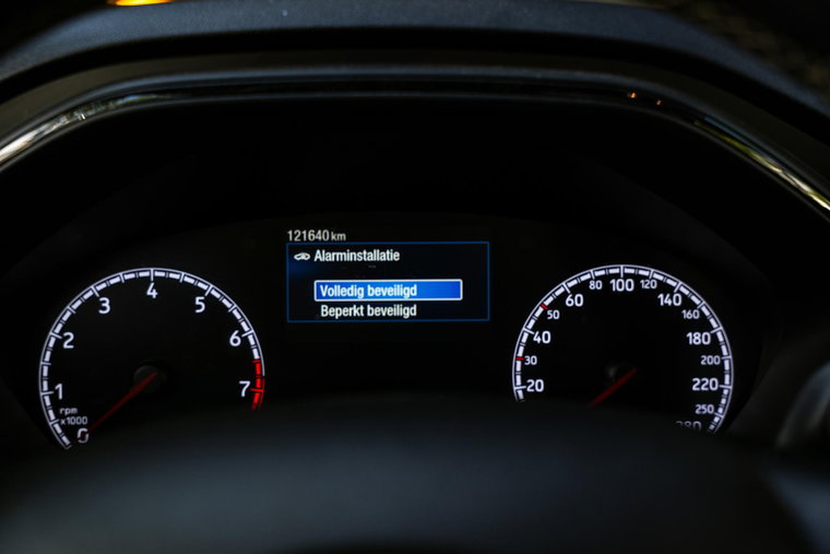 Vehicle Image 25
