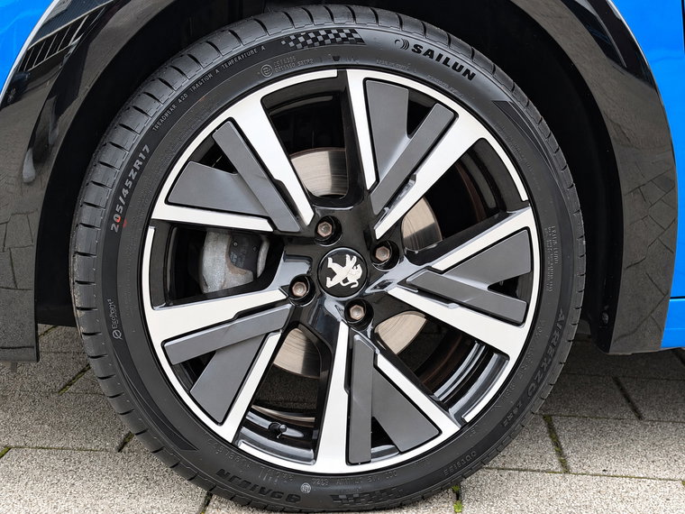 Vehicle Image 18
