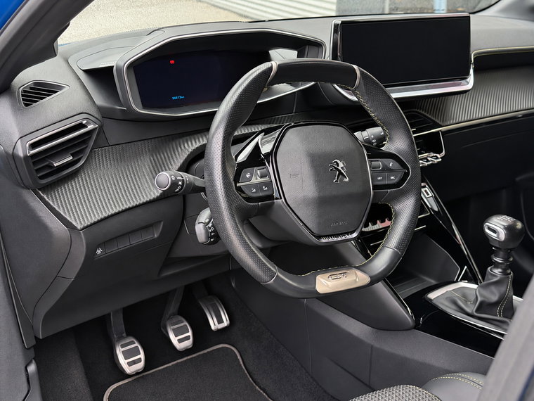 Vehicle Image 24