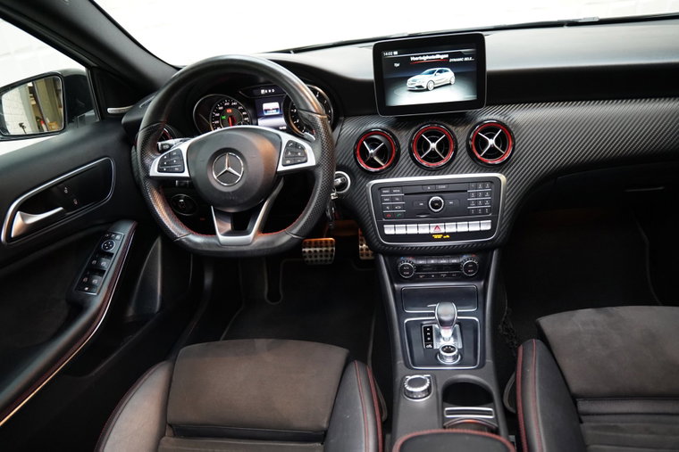 Vehicle Image 30