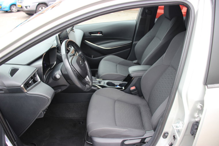 Vehicle Image 9