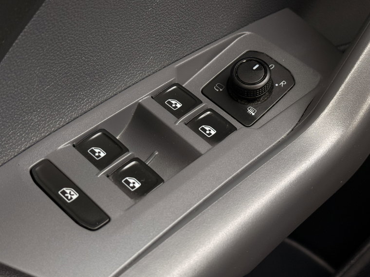 Vehicle Image 33