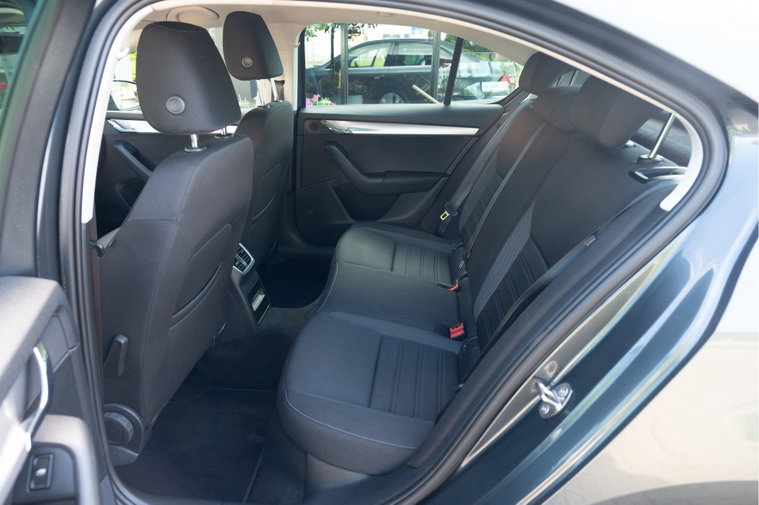Vehicle Image 32