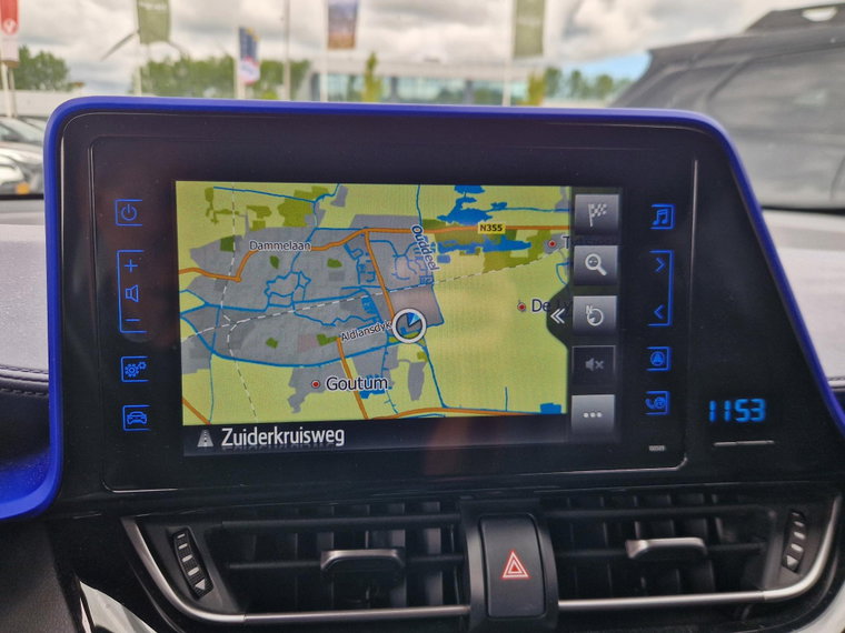 Vehicle Image 12