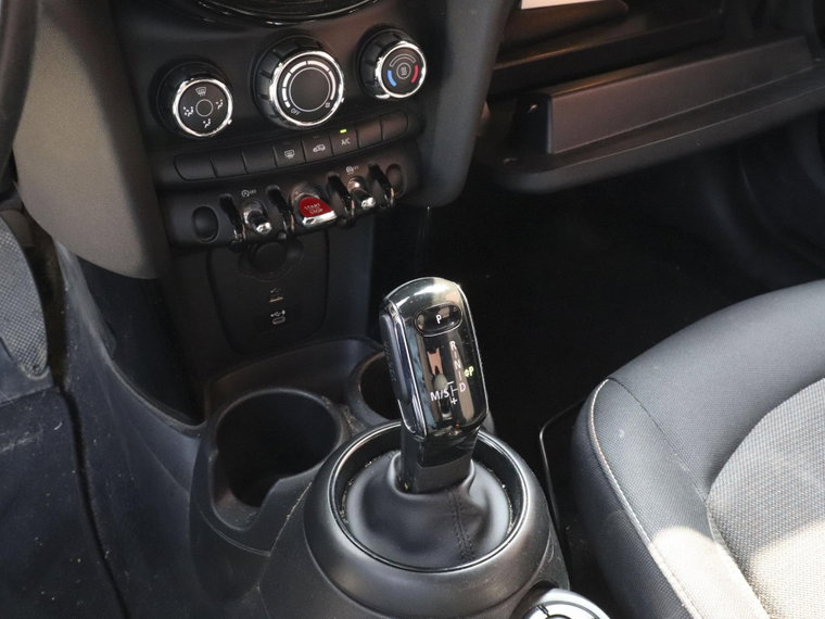 Vehicle Image 27