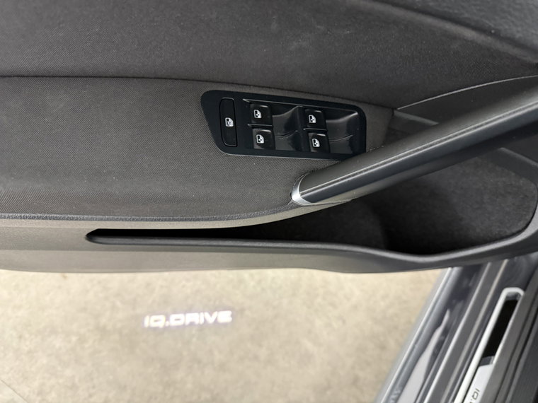 Vehicle Image 27