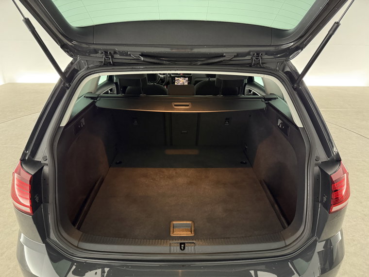 Vehicle Image 33
