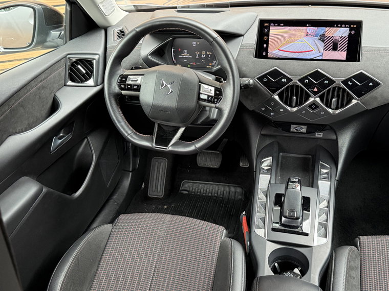 Vehicle Image 24