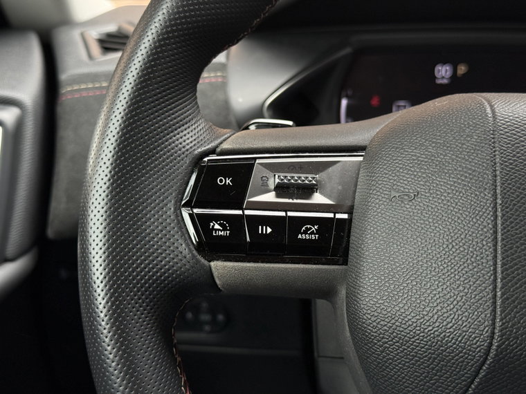 Vehicle Image 27