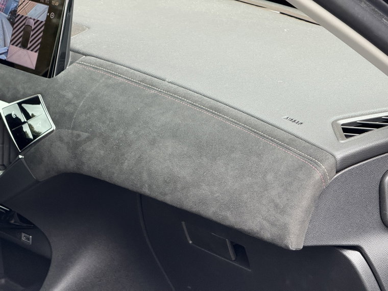 Vehicle Image 52