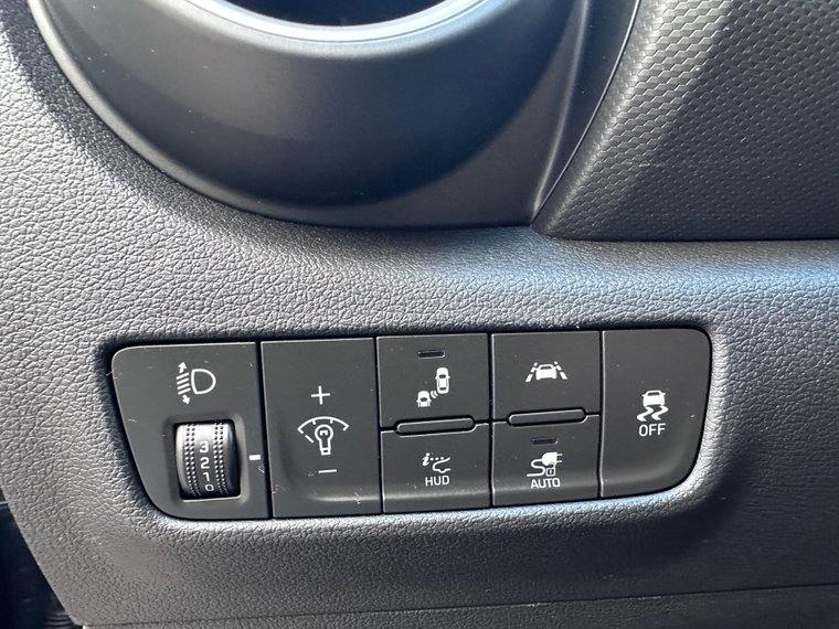 Vehicle Image 24
