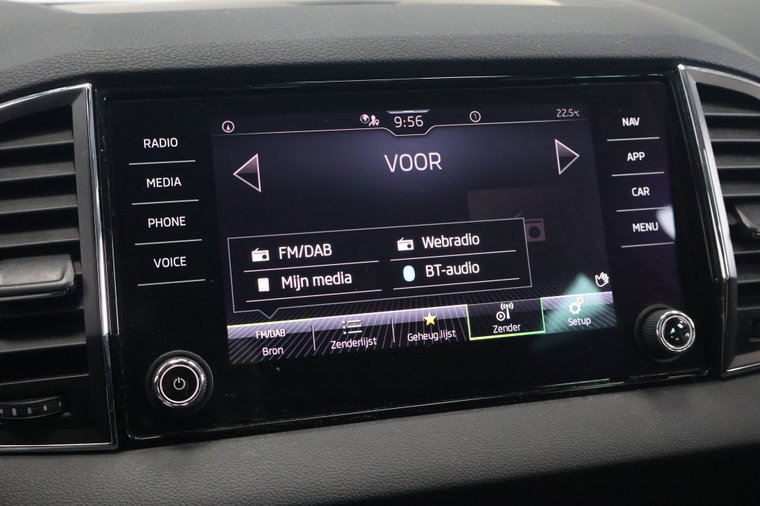 Vehicle Image 25