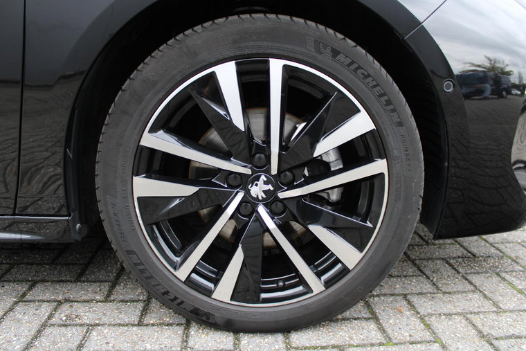 Vehicle Image 30