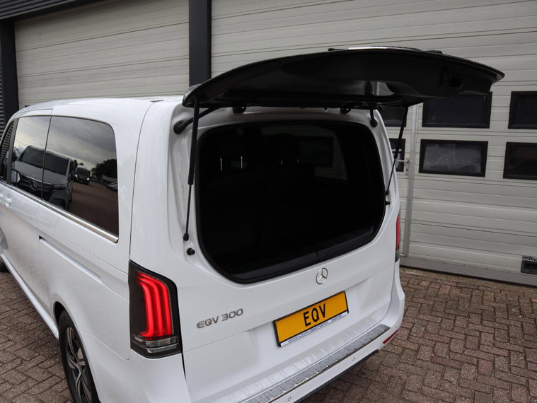 Vehicle Image 29