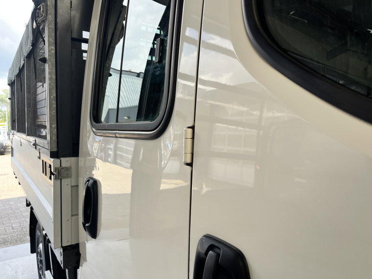 Vehicle Image 38