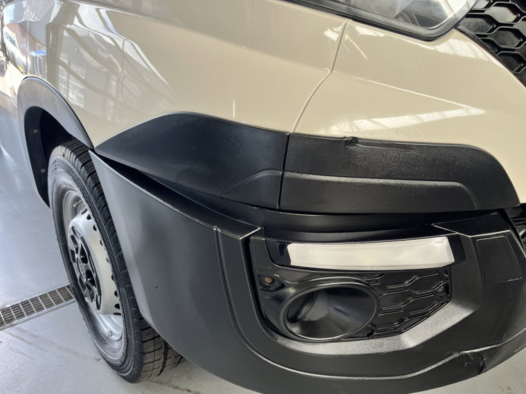 Vehicle Image 39