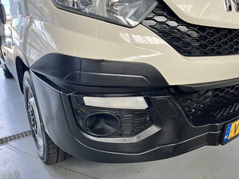 Vehicle Image 40