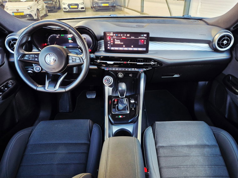 Vehicle Image 4
