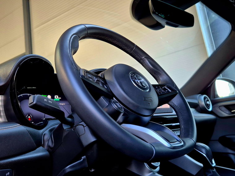 Vehicle Image 38
