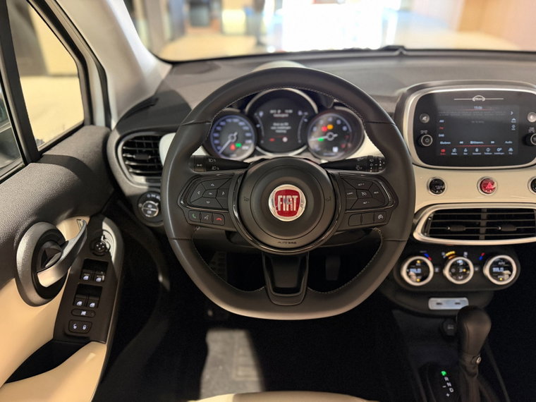 Vehicle Image 26