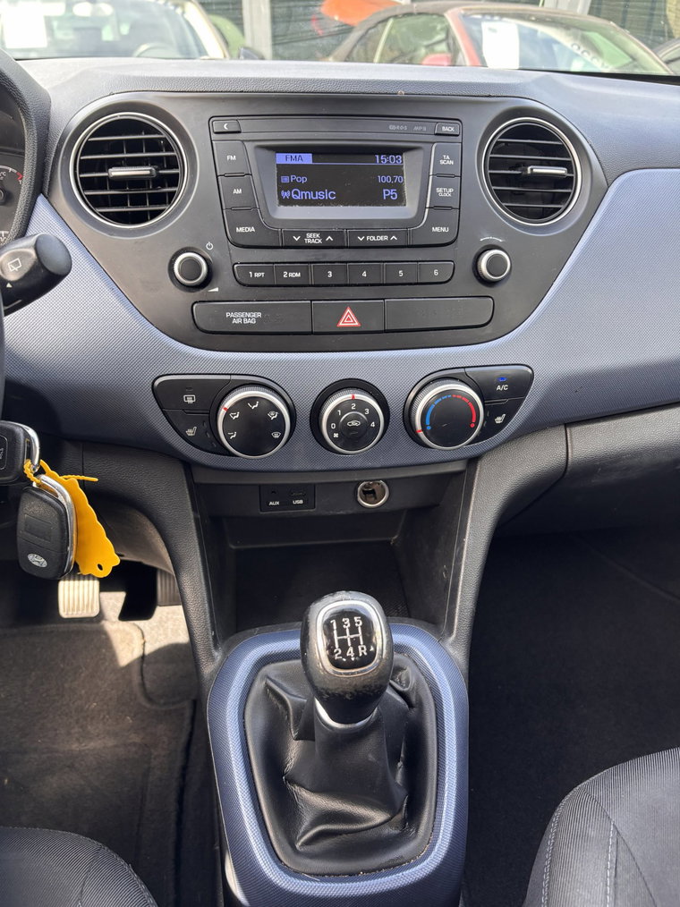 Vehicle Image 17