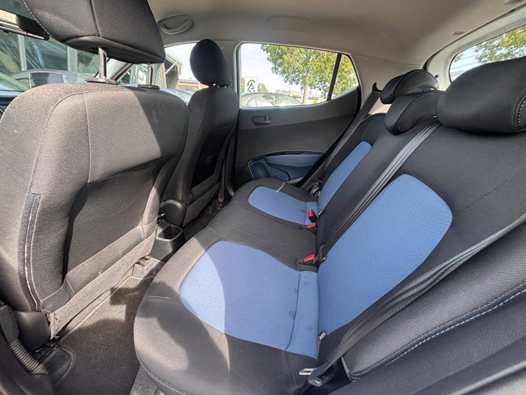 Vehicle Image 22