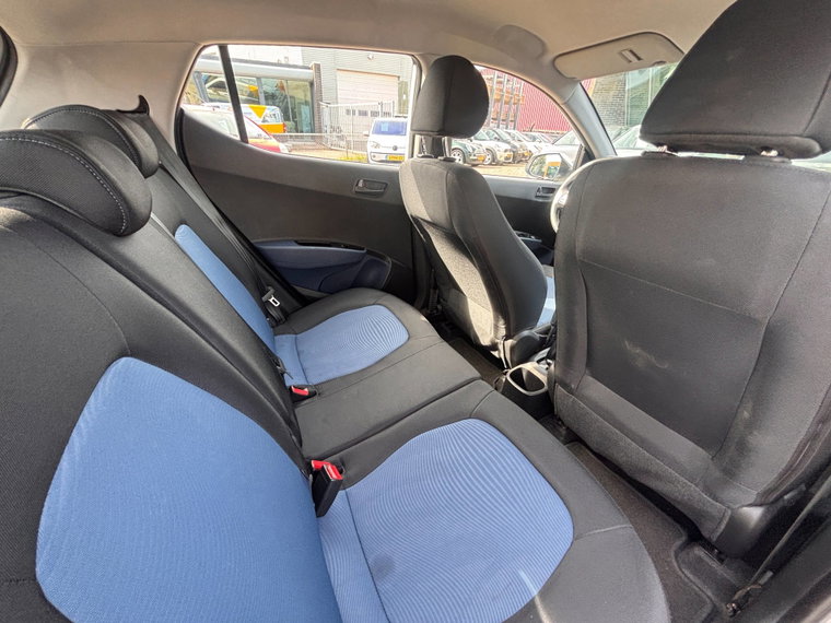 Vehicle Image 23