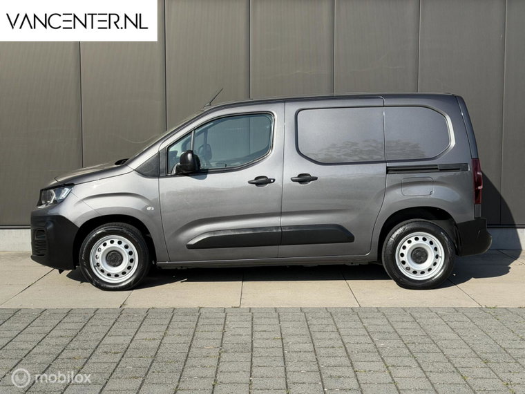 Vehicle Image 24