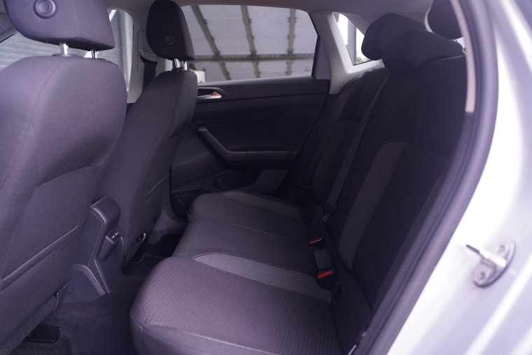 Vehicle Image 33