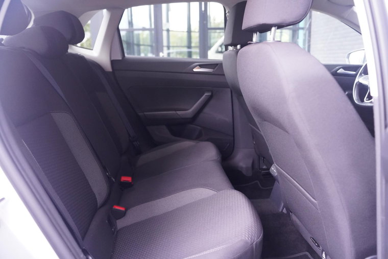 Vehicle Image 36