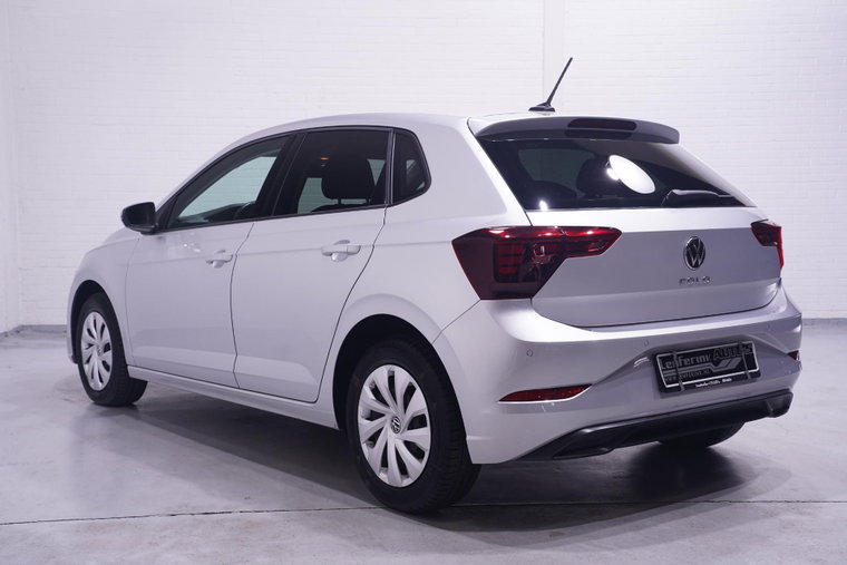 Vehicle Image 8