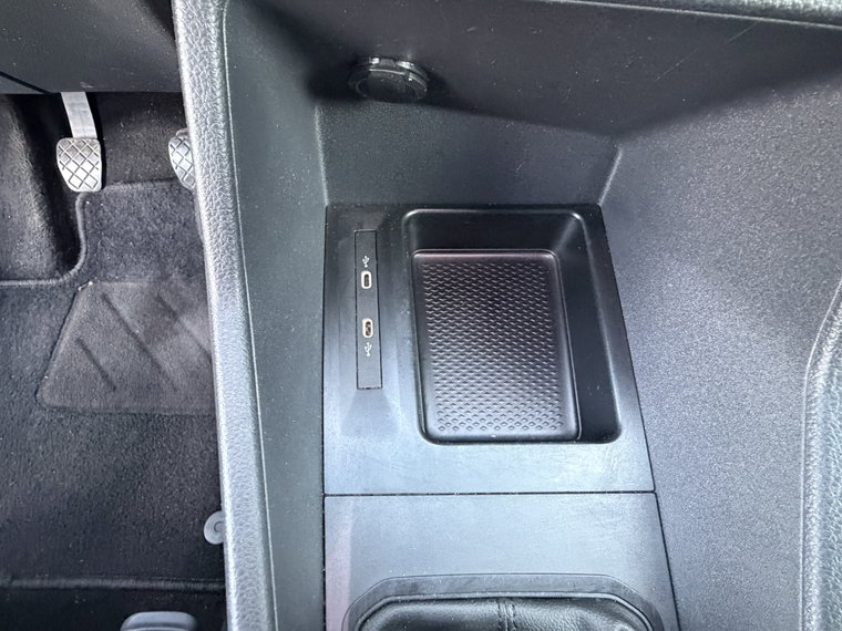 Vehicle Image 35