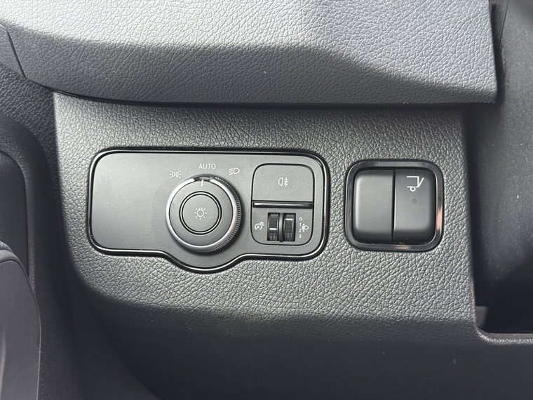 Vehicle Image 24