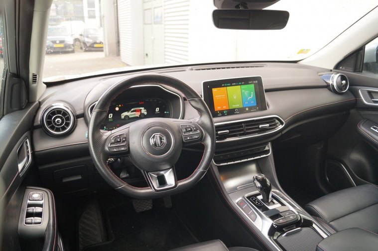 Vehicle Image 10