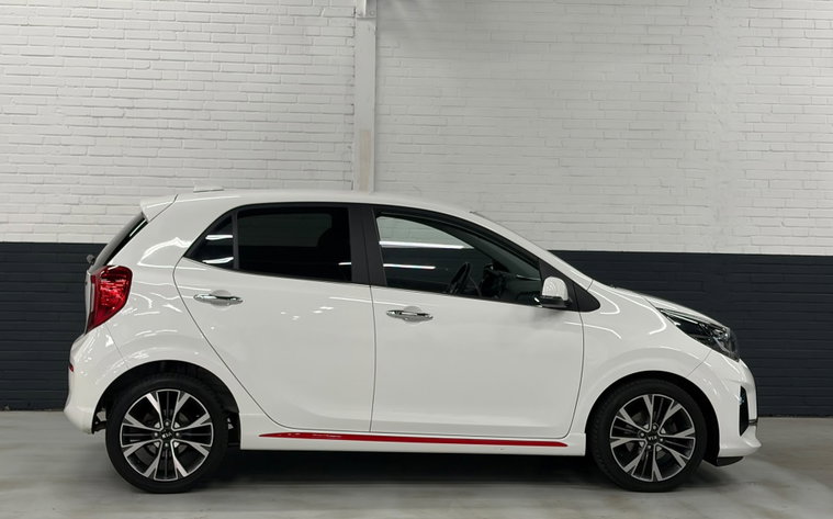Vehicle Image 6
