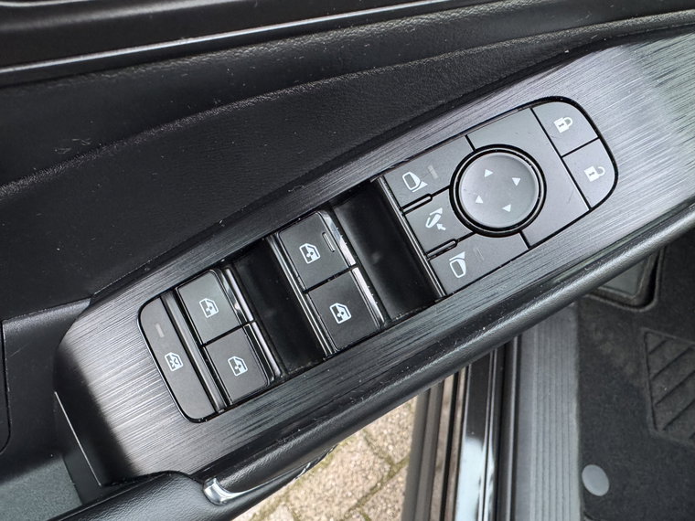 Vehicle Image 27