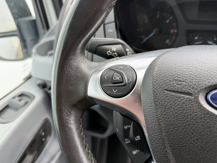 Vehicle Image 24