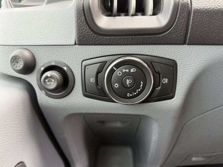Vehicle Image 29