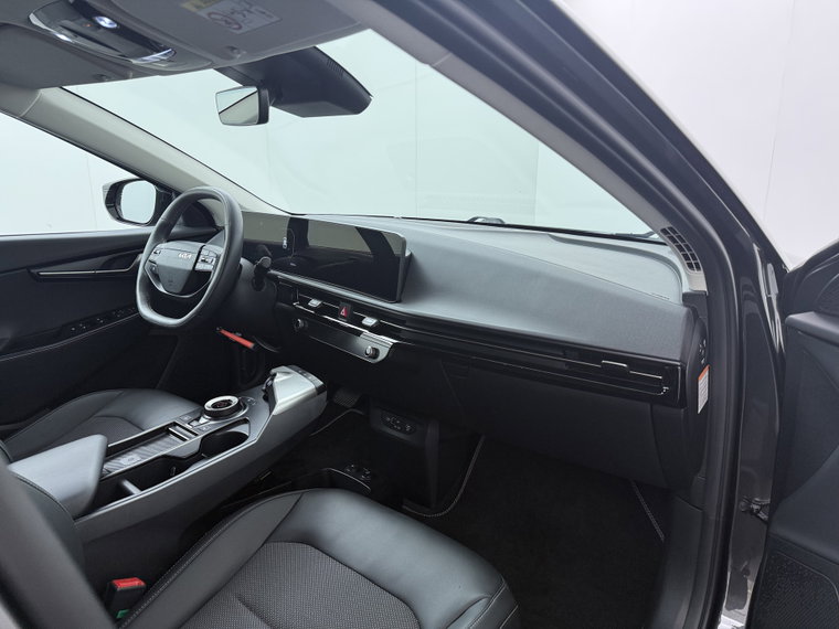 Vehicle Image 40