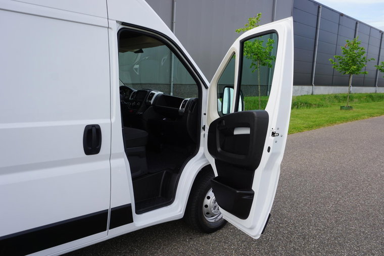 Vehicle Image 29