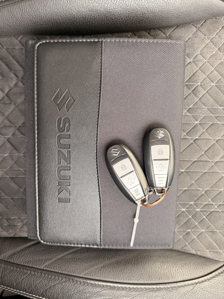 Vehicle Image 32